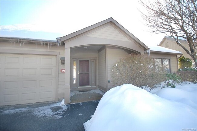 Building Photo - 879 Heritage Hills Dr
