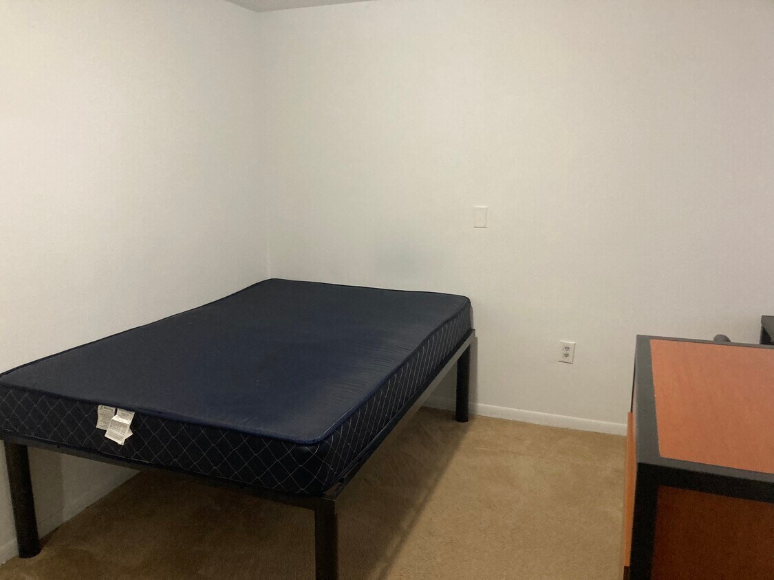 Foto principal - 1337 N Lincoln Ave
