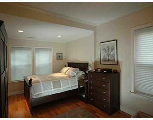 Foto principal - 631 Dorchester Ave
