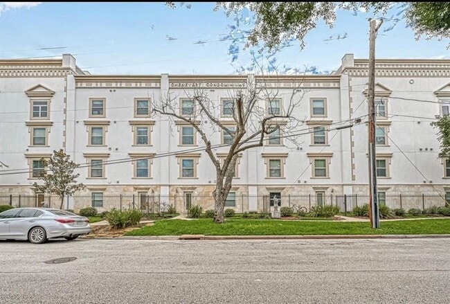 Building Photo - 3501 Chenevert St