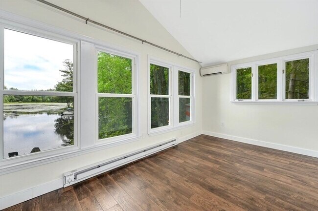 Foto del edificio - 129 Rocky Pond Rd