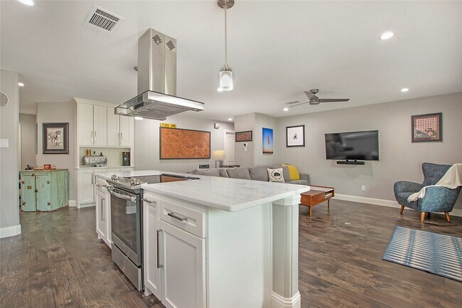 Foto del edificio - 3512 Colgate Ln