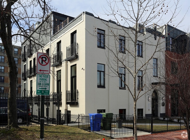 Building Photo - Cambridge Row