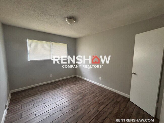 Building Photo - 3718 Canary Cove W