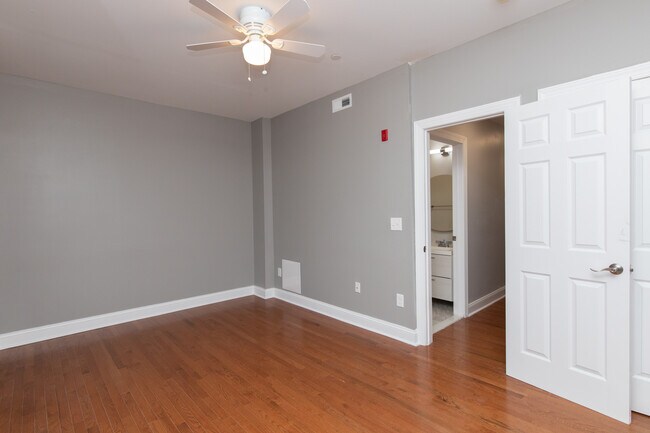 Building Photo - 1021 W Dauphin St