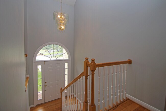 Building Photo - 155 Chelsea Cir