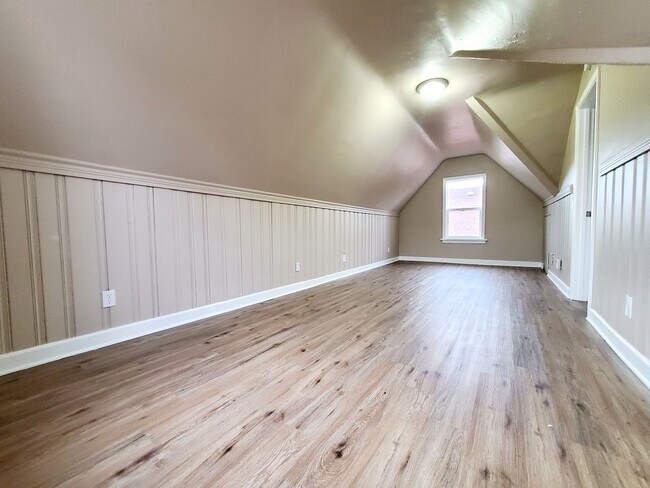 Building Photo - Section 8 Approved!!!  3 Bed 2 Bath Home w...