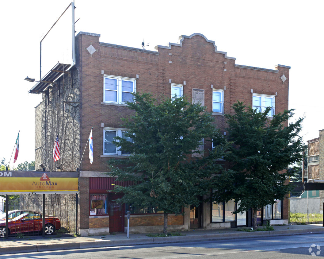 Building Photo - 3121-3123 N Cicero Ave