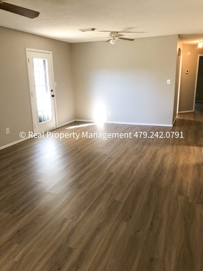 Building Photo - Coming in MARCH - 3 bed 2 bath house near ...
