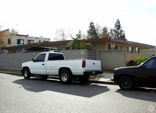 Alternate view - 7680 Fillmore Dr