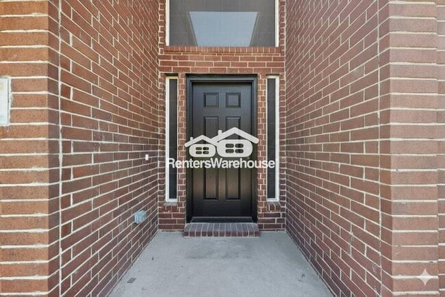 Building Photo - MOVE IN READY Denton Home