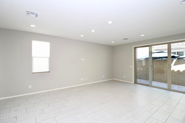 Building Photo - 17221 N 9th Pl