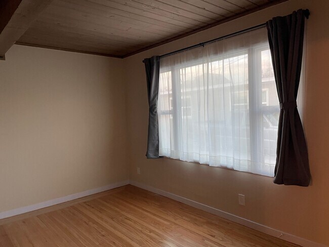 Building Photo - 1377 147th Ave