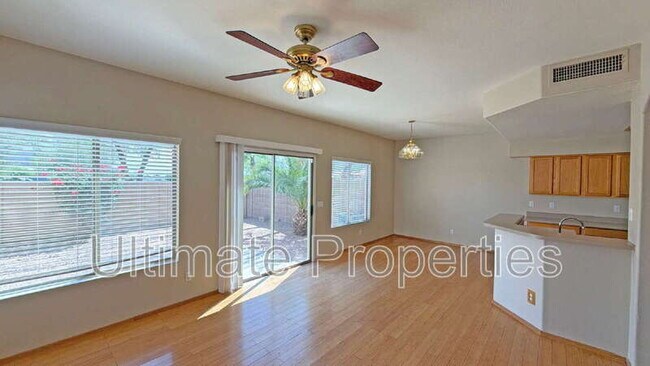 Foto del edificio - 8419 W Salter Dr