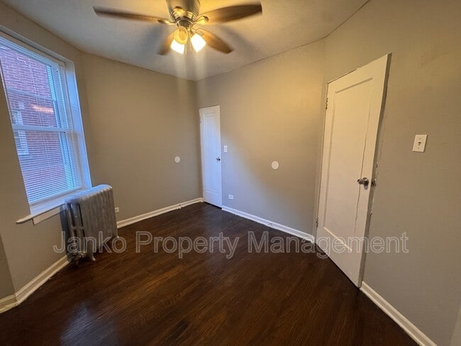 Foto del edificio - 5903 W Huron St