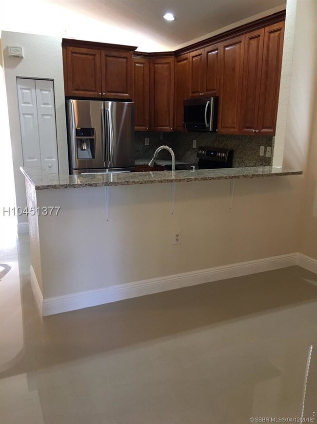 Foto del edificio - 1898 NW 79th Way