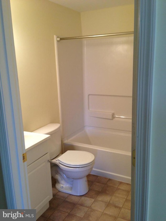 7691 Bay Rd, Frederica, DE 19946 Townhouse for Rent in Frederica, DE