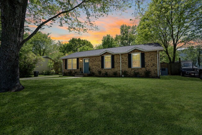 Building Photo - 402 Spencer Ln