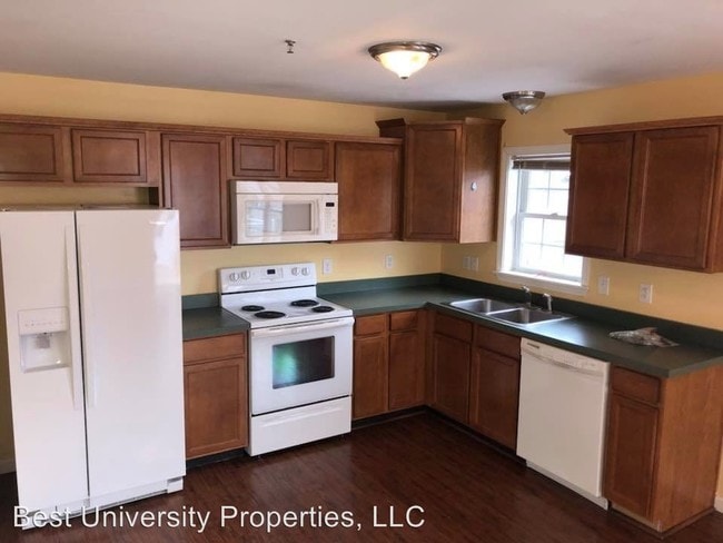 Building Photo - 55 Temperance Way
