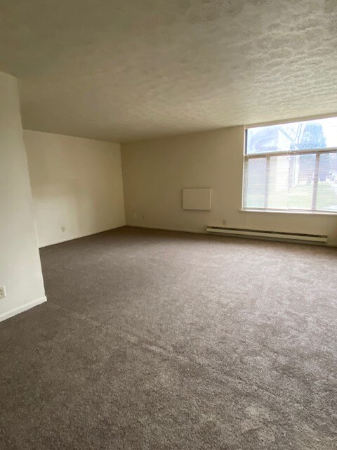 Primary Photo - 690 King St