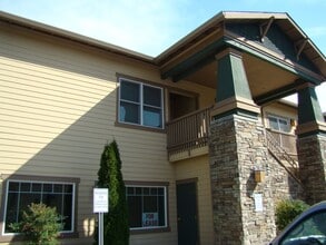 Building Photo - 735 N Main St