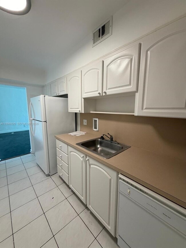 Foto del edificio - 4001 S Ocean Dr