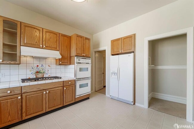 Building Photo - 928 Greenwich St