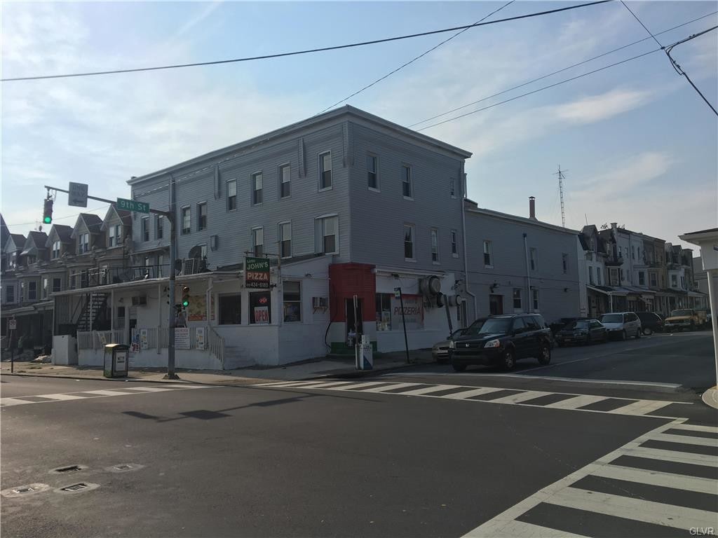 901 Tilghman St Unit 10, Allentown, PA 18102 Room for Rent in