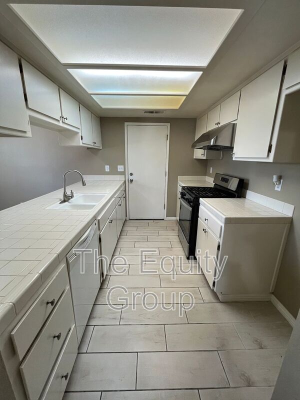 Foto del edificio - 1435 Cottage Pl