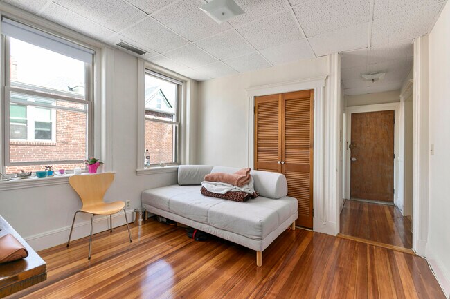 Foto del edificio - 12 Woodbridge St