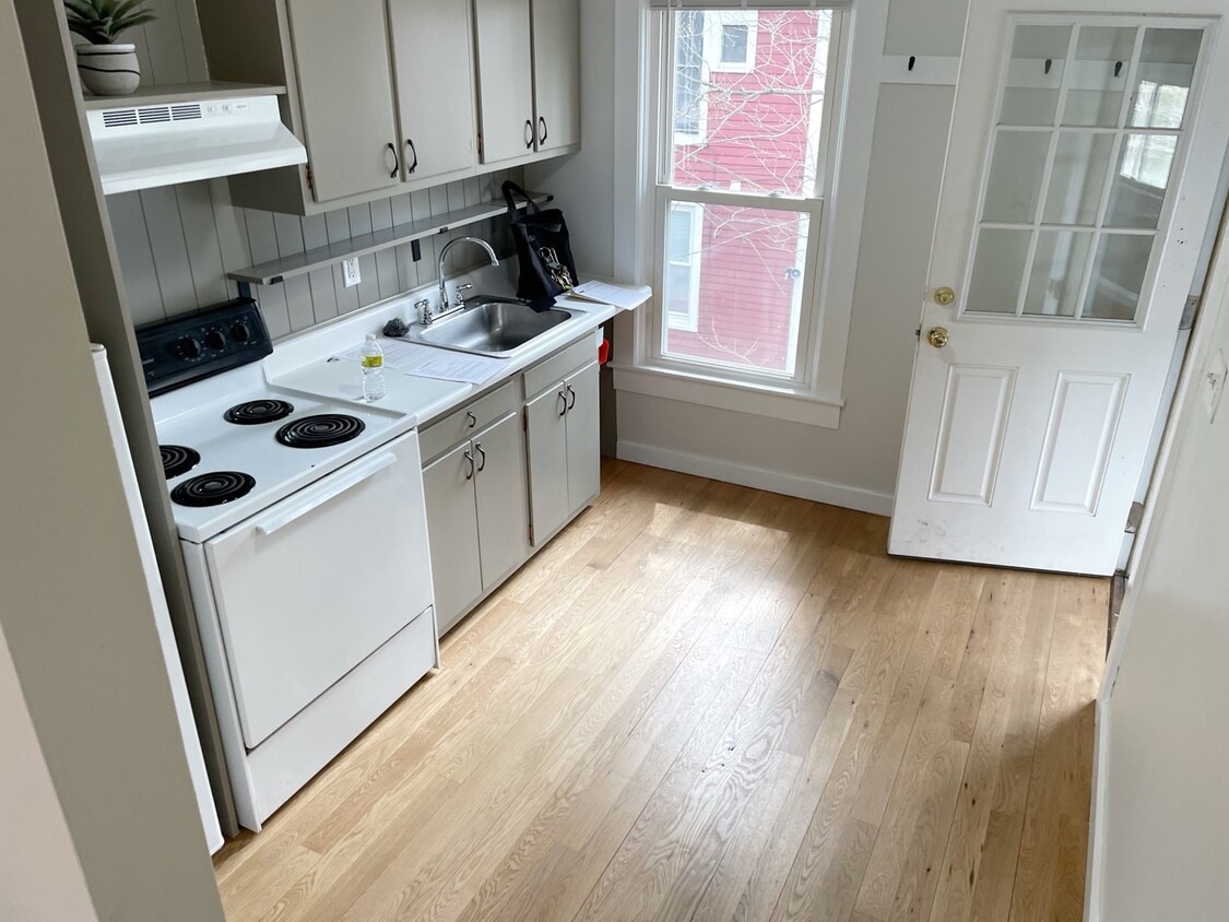 Enter into the kitchen - 11 Spring St
