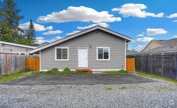 Building Photo - 922 5th Ave SW