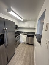 Building Photo - 2533 N Alafaya Trail