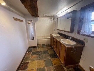 Foto del edificio - 8335 N Tongass Hwy