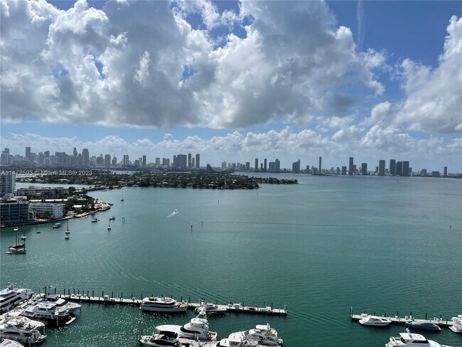 Foto del edificio - 1900 Sunset Harbour Dr