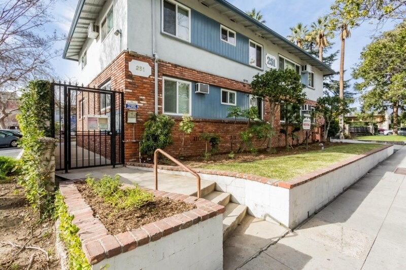 251 N El Molino Ave, Pasadena, CA 91101 Room for Rent in Pasadena, CA