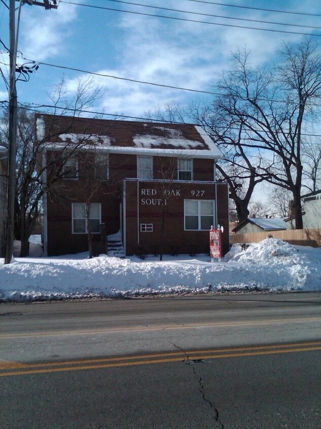 Primary Photo - Red Oaks South Apartments