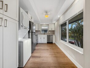 Building Photo - 13586 Sabal Palm Ct