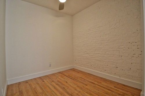 Foto del edificio - 351 E 9th St