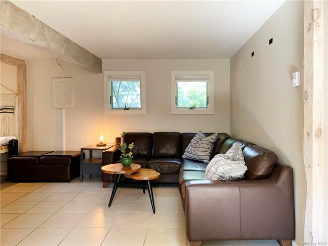 Foto del edificio - 18 Rock City Rd