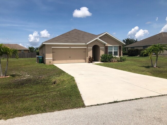 Building Photo - 3 bedroom 2 bath single family home