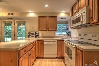 Building Photo - 18 Gaylor Dr