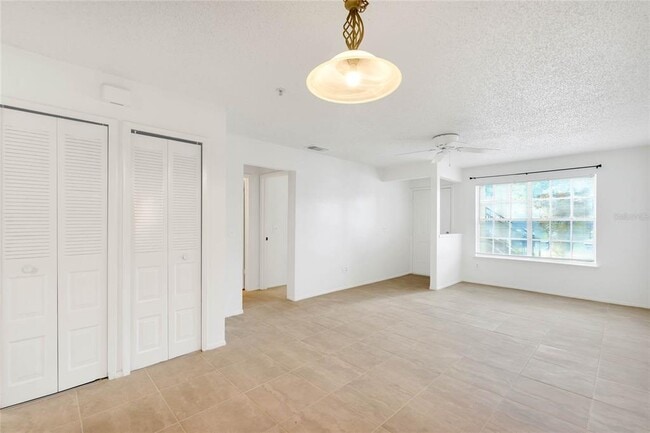 Building Photo - 117 Reserve Cir