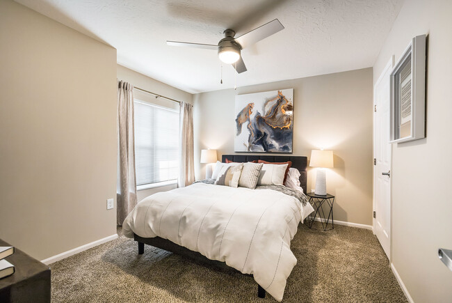 Large Bedrooms with Lots of Natural Light - Redwood North Canton