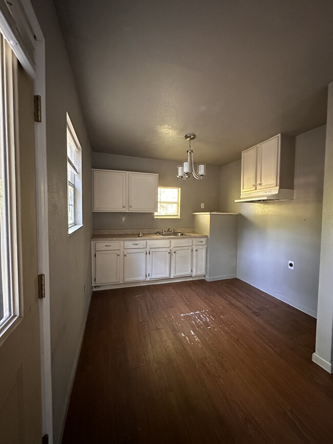 Kitchen & Dining will be updated with appliances upon move in - 922 W Reagan St