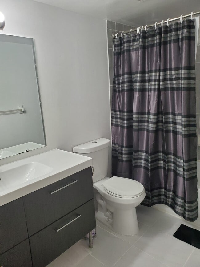 Building Photo - 2 BED - 2 BATH - MISSISSAUGA - CONDO