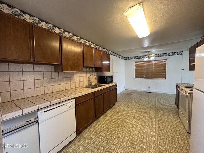 Building Photo - 1365 Akard Dr