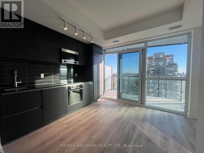 Photo du bâtiment - 120 Broadway Ave