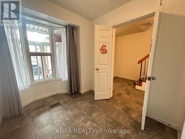 Building Photo - 53 Redhead Crescent