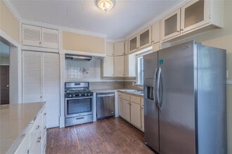 Building Photo - 2233 N MacGregor Way